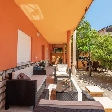 Holiday home Cozy In With Wifi *